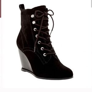 BCBGeneration Wiley Suede Lace Up Wedge Ankle Boot Bootie Black 7